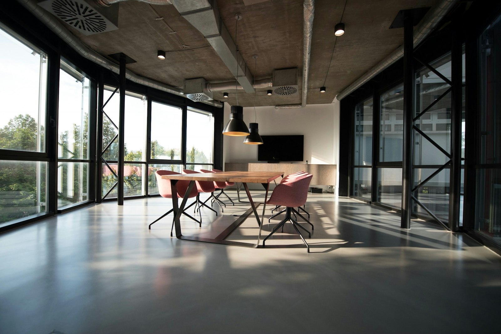 Qrius meeting space with natural light and open seating